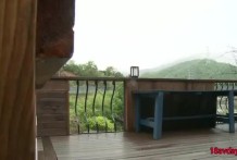 韓國三級片-玩遊戲玩到一半受不了先去房間來一砲！