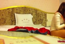 我的時尚文靜前女友露臉青澀做愛精彩自拍國語對白