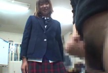 センズリ鑑賞で早く見せてと興味津々の素人