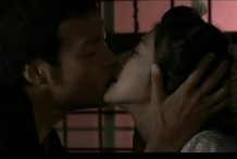 人気モデル 日南響子が濡れ場でおっぱい丸出しヌード！