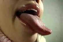 ベロが長い女の接吻とSEX 上原結衣 part1