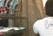 水着を買いに来たギャルが試着室で男性店員に痴女る！1