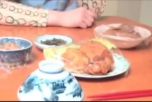 新聞配達員と主婦のトラブル