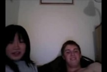 日本妞從洋男找自信