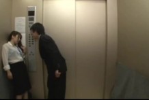 電梯密室的美女(2)