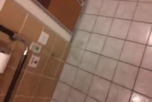 １８歳彼女 toilet