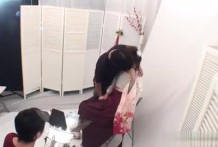 無修正 可愛い短大生二十歳が卒業記念の撮影中カメラマンにガチレイプされて無理やり中出し！