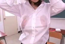 ノーブラ女教師のオッパイにシミが！乳汁ブッシャー！