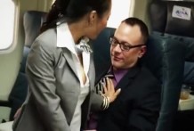 空飛ぶ風俗？こんな飛行機のりたいですね(ω)