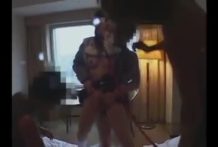 個人撮影 彼氏の前で大勢にされちゃう目隠しをして知らない男性に順番にされて