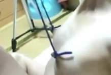 自宅で美乳M妻の乳首責めと生ハメ撮り