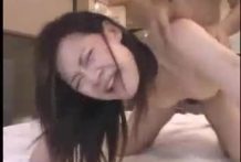 オヤジに弄られ絶叫する田舎の風俗嬢