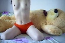 大玩具熊，自慰~~~