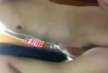 同棲するカップルが浴室で生ハメ撮り